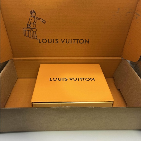 Louis Vuitton Green Monogram Bifold Wallet - Picture 7 of 7